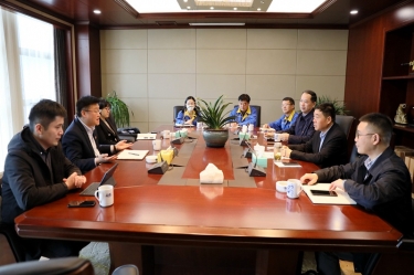 平湖市委常委、副市長戴振一行蒞臨景興紙業調研指導